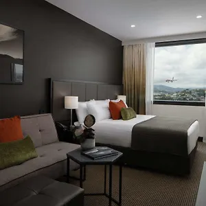 4* Hotel Rydges Airport